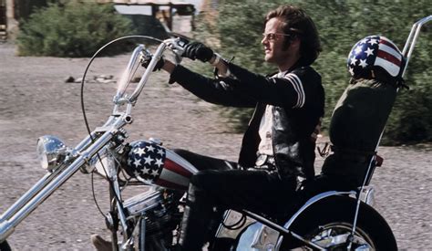  「Easy Rider」: ハードドラッグと自由を求める二人の男の壮大なロードムービー！